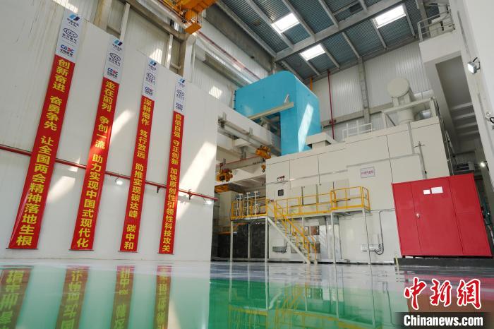 全國產化F級50兆瓦重型燃氣輪機機組?！≈袊鴸|方電氣集團有限公司供圖